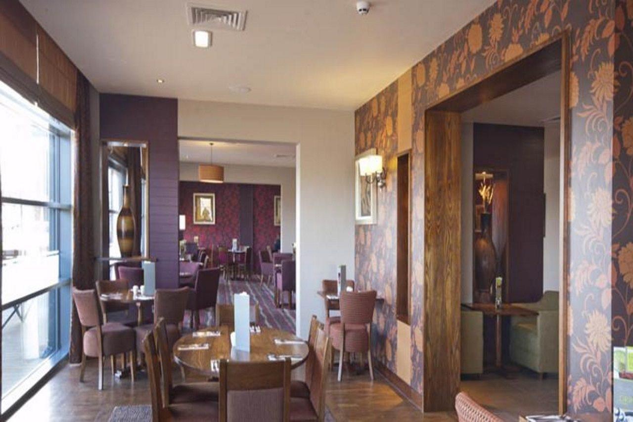 Premier Inn Edinburgh Park Экстерьер фото