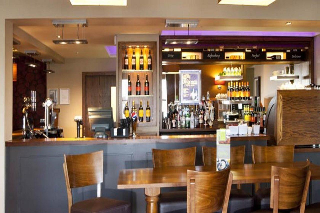 Premier Inn Edinburgh Park Экстерьер фото